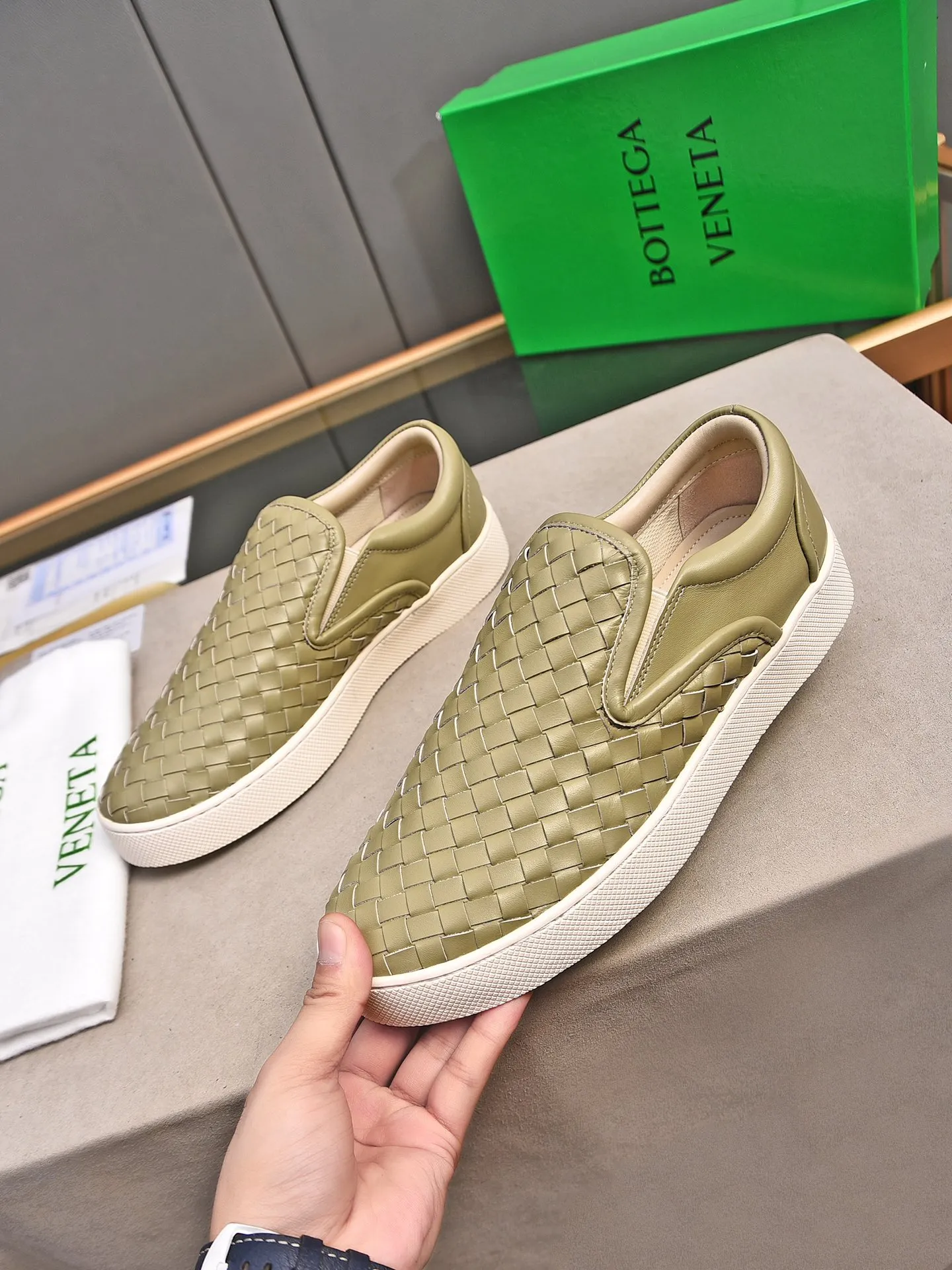 Men's shoes 💰480 [Sleeves series] BOTTEG* VENET* - high-end boutique Size: 38-44 (45 customized) BV new product, first-layer cowhide artificially woven classic style harmoniously blends with contemporary fashion temperament, rubber soles are light and flexible, water-dyed sheepskin pads! [Taobao, Tmall, and live streaming are the first choices]